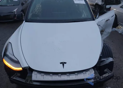 2022 Tesla Model Y Long Range Dual Motor All-Wheel Drive из США, поврежденный, VIN 7SAYGAEE4NF337341